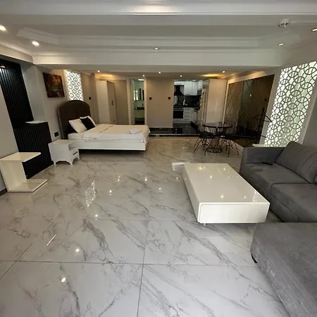 מלון Pine Ayvalı