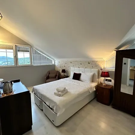 מלון Pine Ayvalı