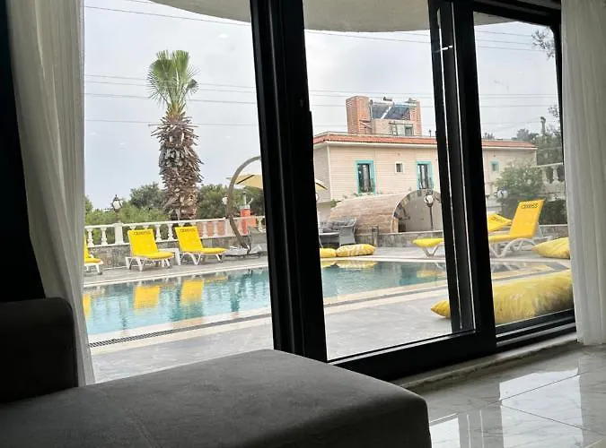 Pine ホテル Ayvalı