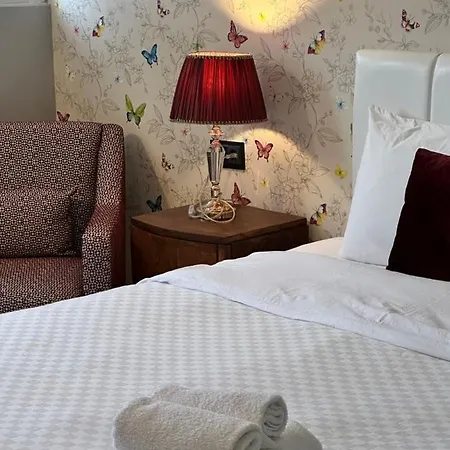 Hotel Pine *