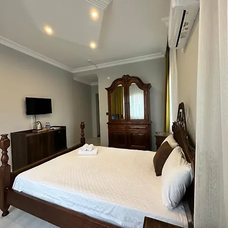 Pine Hotel *